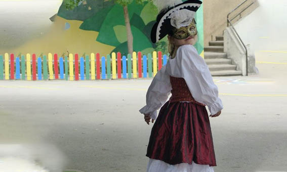 girl's pirate costume